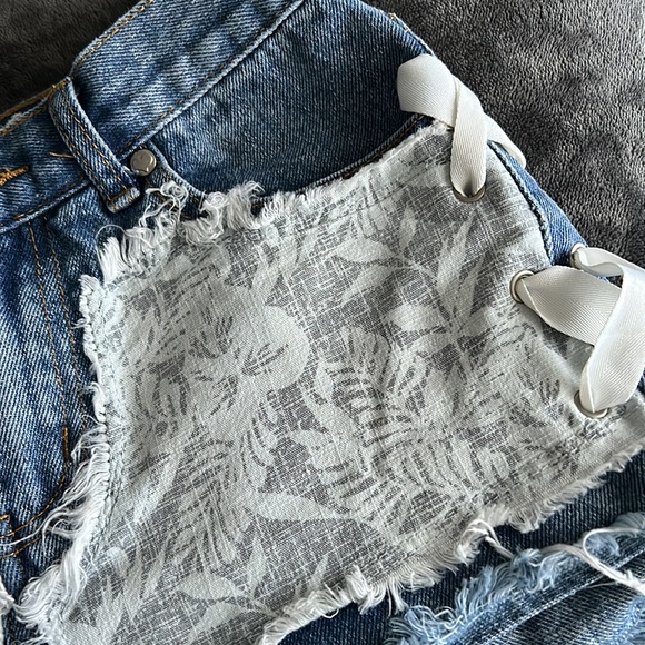 365 - Picture 2 of 6